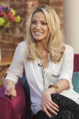 Sarah_Harding_on_This_Morning_04_02_13_281429.jpg