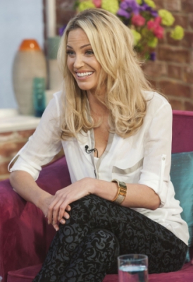 Sarah_Harding_on_This_Morning_04_02_13_281529.jpg