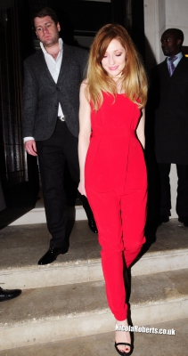 Leaving_a_London_restaurant_with_Charlie_14_02_13_28829.jpg