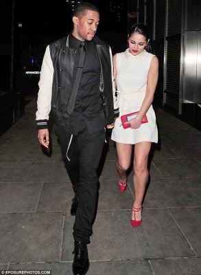 Cheryl_and_Kimberley_Leaving_a_London_restaurant_14_02_13_281029.jpg