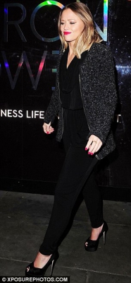 Cheryl_and_Kimberley_Leaving_a_London_restaurant_14_02_13_281429.jpg
