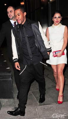 Cheryl_and_Kimberley_Leaving_a_London_restaurant_14_02_13_283129.jpg
