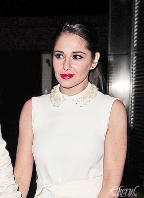 Cheryl_and_Kimberley_Leaving_a_London_restaurant_14_02_13_283229.jpg