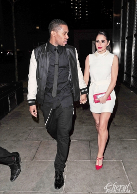 Cheryl_and_Kimberley_Leaving_a_London_restaurant_14_02_13_283329.jpg