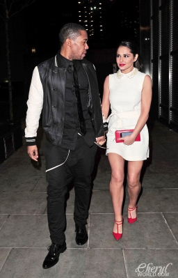 Cheryl_and_Kimberley_Leaving_a_London_restaurant_14_02_13_283529.jpg