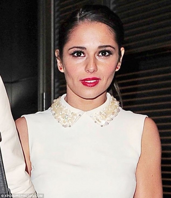 Cheryl_and_Kimberley_Leaving_a_London_restaurant_14_02_13_28929.jpg