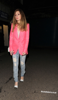 Nicola_Roberts_leaving_a_Fashion_Show_at_Somerset_House_16_02_13_28429.jpg