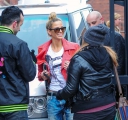 Sarah_and_Nadine_leaving_their_hotel2C_Newcastle_21_02_13_28429.jpg