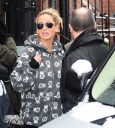Sarah_Harding_meeting_fans_in_Newcastle_23_02_13_28129.jpg