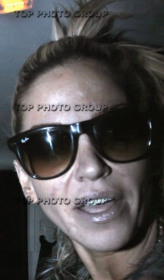 Leaving_a_Studio_12_12_12_28229.jpg