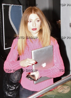 Leaving_a_Studio_12_12_12_28629.jpg