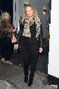 Kimberley_Walsh_leaving_the_Heart_FM_radio_station_05_04_13_2810829.gif
