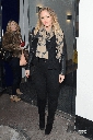 Kimberley_Walsh_leaving_the_Heart_FM_radio_station_05_04_13_2811229.gif