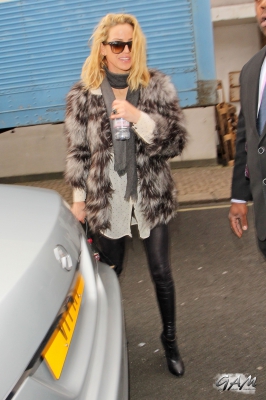 Sarah_Harding_arriving_at_Celebrity_Juice_studios_10_04_13_28229.jpg