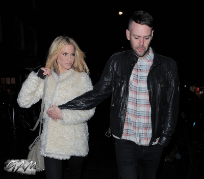 Sarah_Harding_and_boyfriend_leaving_a_cinema2C_London_12_04_13_281629.jpg