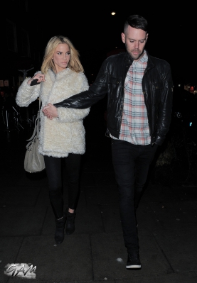 Sarah_Harding_and_boyfriend_leaving_a_cinema2C_London_12_04_13_28229.jpg