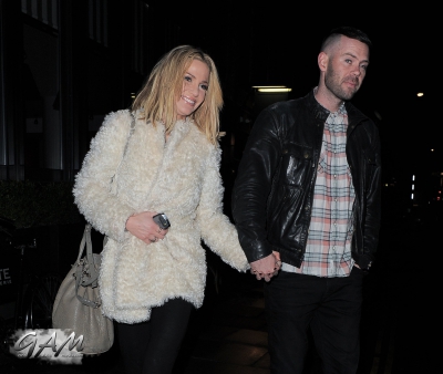 Sarah_Harding_and_boyfriend_leaving_a_cinema2C_London_12_04_13_283329.jpg