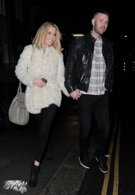 Sarah_Harding_and_boyfriend_leaving_a_cinema2C_London_12_04_13_285229.jpg