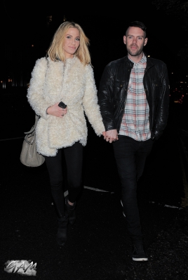 Sarah_Harding_and_boyfriend_leaving_a_cinema2C_London_12_04_13_285329.jpg