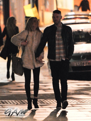 Sarah_Harding_and_boyfriend_leaving_a_cinema2C_London_12_04_13_286029.jpg
