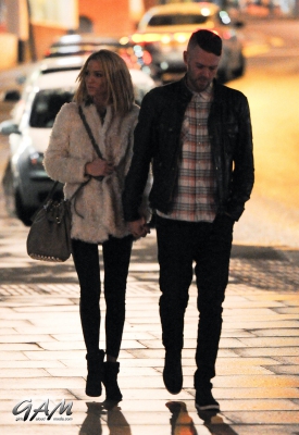 Sarah_Harding_and_boyfriend_leaving_a_cinema2C_London_12_04_13_286229.jpg