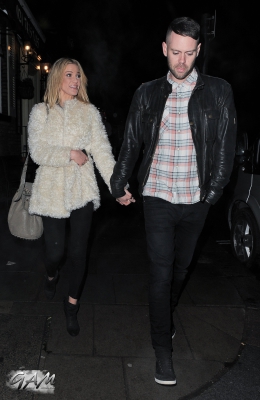 Sarah_Harding_and_boyfriend_leaving_a_cinema2C_London_12_04_13_287129.jpg