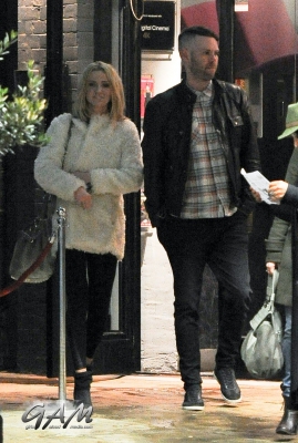 Sarah_Harding_and_boyfriend_leaving_a_cinema2C_London_12_04_13_289529.jpg