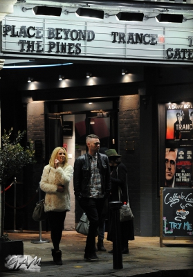 Sarah_Harding_and_boyfriend_leaving_a_cinema2C_London_12_04_13_289729.jpg