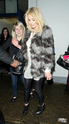 Sarah_Harding_leaving_the_Celebrity_Juice_studios_10_04_13_284829.jpg