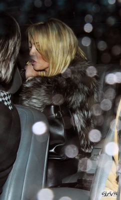 Sarah_Harding_leaving_the_Celebrity_Juice_studios_10_04_13_285529.jpg