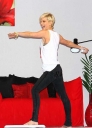 Sarah_Harding_launching_Nintendo_s_Wiifit_Wii2C_London_230408_286629.jpg