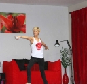 Sarah_Harding_launching_Nintendo_s_Wiifit_Wii2C_London_230408_286729.jpg