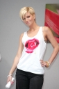 Sarah_Harding_launching_Nintendo_s_Wiifit_Wii2C_London_230408_28729.jpg