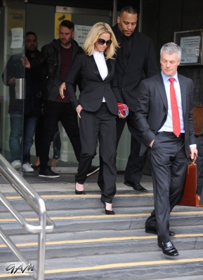 Sarah_Harding_outside_Highbury_Magistrates_Court_16_04_13_282729.jpg