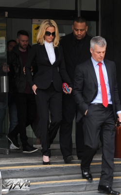Sarah_Harding_outside_Highbury_Magistrates_Court_16_04_13_283529.jpg
