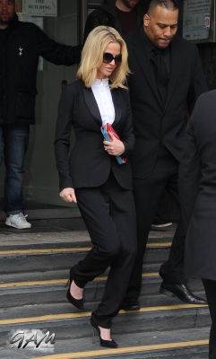 Sarah_Harding_outside_Highbury_Magistrates_Court_16_04_13_283829.jpg