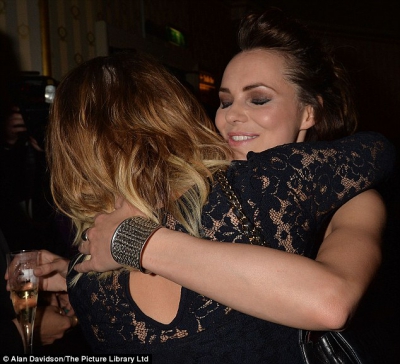 Kimberley_Walsh_attends__Relatively_Speaking__press_night_20_05_13_281429.jpg