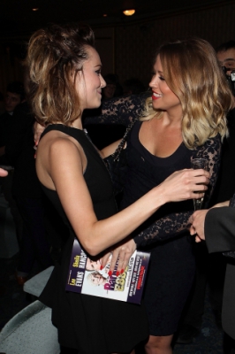 Kimberley_Walsh_attends__Relatively_Speaking__press_night_20_05_13_28729.jpg