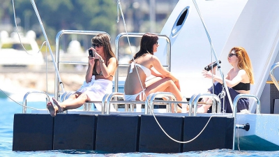Nicola_Roberts_on_a_yacht_in_the_French_Riviera_27_05_13_282529.jpg