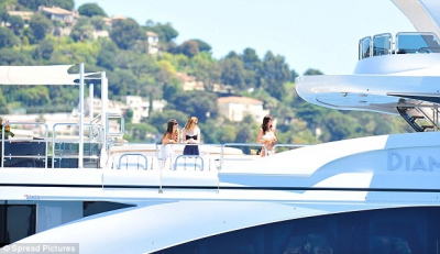 Nicola_Roberts_on_a_yacht_in_the_French_Riviera_27_05_13_284229.jpg