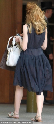 Nicola_Roberts_out_and_about_in_London_06_06_13_28329.jpg
