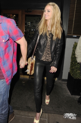 Sarah_Harding_leaving_Groucho_club_11_06_13_282729.jpg