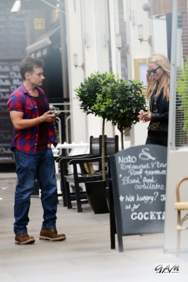Sarah_Harding_leaving_the_Sanctum_Soho_hotel_12_06_13_281029.jpg