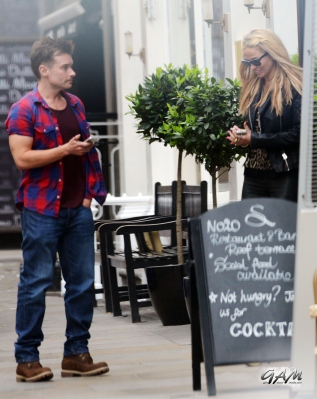 Sarah_Harding_leaving_the_Sanctum_Soho_hotel_12_06_13_281129.jpg