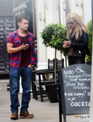 Sarah_Harding_leaving_the_Sanctum_Soho_hotel_12_06_13_28129.jpg
