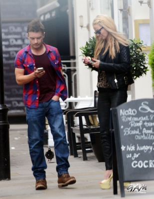 Sarah_Harding_leaving_the_Sanctum_Soho_hotel_12_06_13_281529.jpg