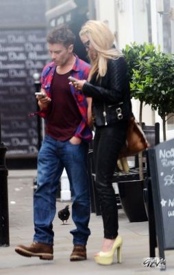 Sarah_Harding_leaving_the_Sanctum_Soho_hotel_12_06_13_28229.jpg