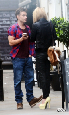 Sarah_Harding_leaving_the_Sanctum_Soho_hotel_12_06_13_28429.jpg