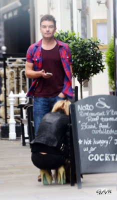 Sarah_Harding_leaving_the_Sanctum_Soho_hotel_12_06_13_28929.jpg