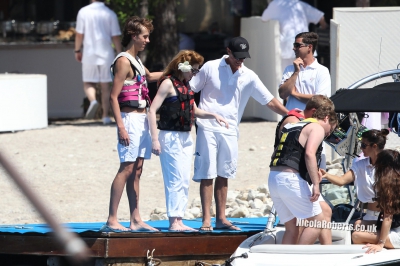 Nicola_Roberts_at_Tamara_Ecclestone_s_wedding_beach_party_12_06_13_281229.jpg